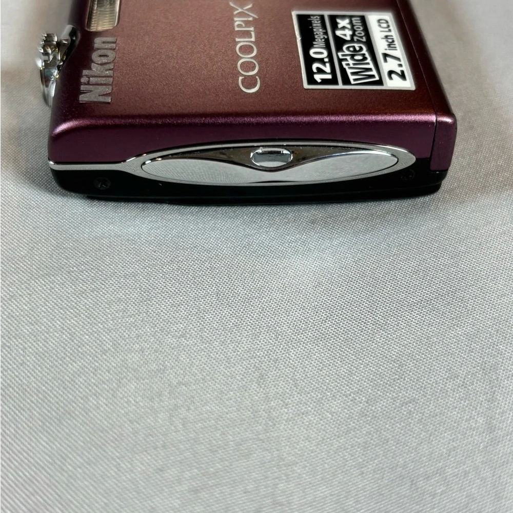 Nikon Coolpix S3000 12MP Digital Camera Purple Parts Only‎